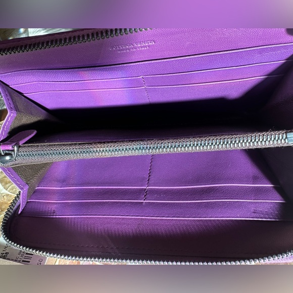 Bottega Veneta NWT Nappa Intrecciato Zip Around Wallet Aubergine - Picture 6 of 8